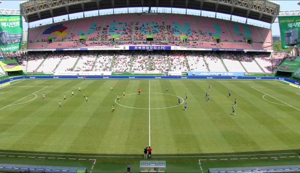 Jeonbuk Hyundai vs. Incheon United Stadium