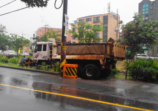 Rainy Old Truck Gyesan Incheon