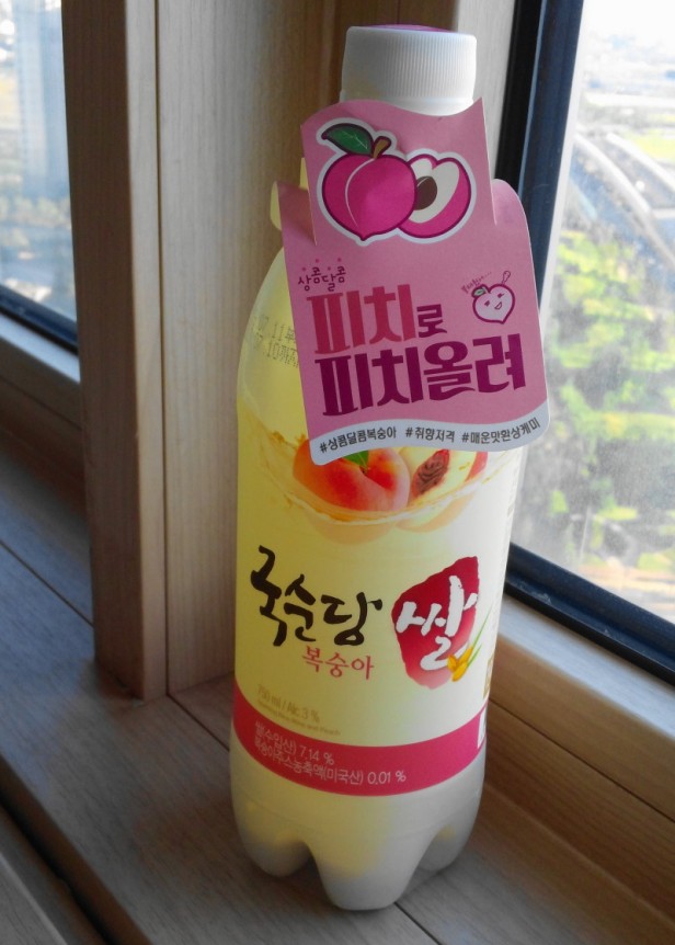 Peach Makkoli Rice Wine 2016 bottle